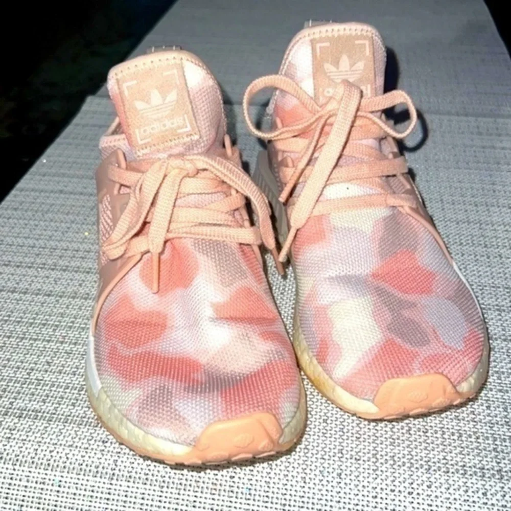 Adidas NMD pink camo sneakers size39.5 EUR IT SAYS 7.5, they run big like 8.5 US